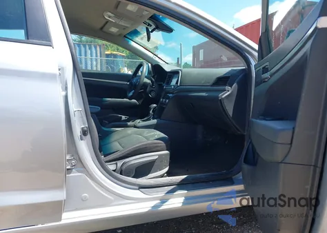 2020 Hyundai Elantra Sel/Value/Limited z USA, uszkodzony, nr VIN 5NPD84LF8LH631992